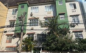 Studios confortáveis na URCA, perto Pão de Açucar, reformados, WI-FI, TV e ar condicionado SPLIT, pauloangerami MC301